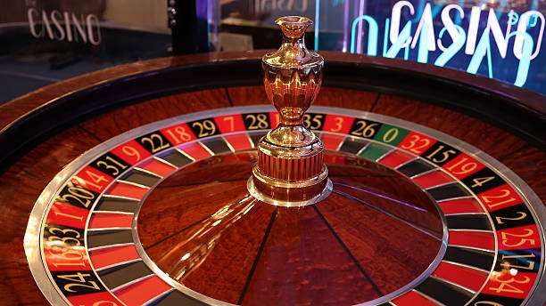 Multi-sport dashboard showing live football and casino options